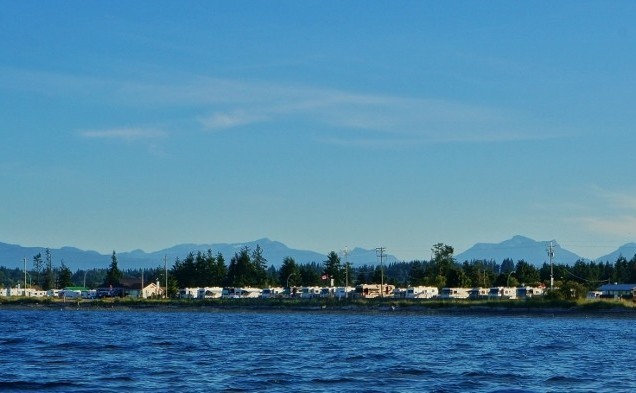Thunder-Bird-RV-park-shot-from-boat-looking-to-the-WEST.jpg